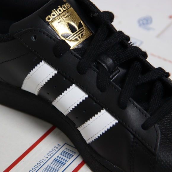 Adidas  Black / White Superstar Shell-Toe Low Tops - Picture 3 of 7